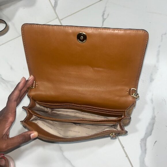 Michael Kors purse - Picture 2 of 5